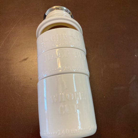 Stacking colorful measuring cups! - Picture 5 of 5